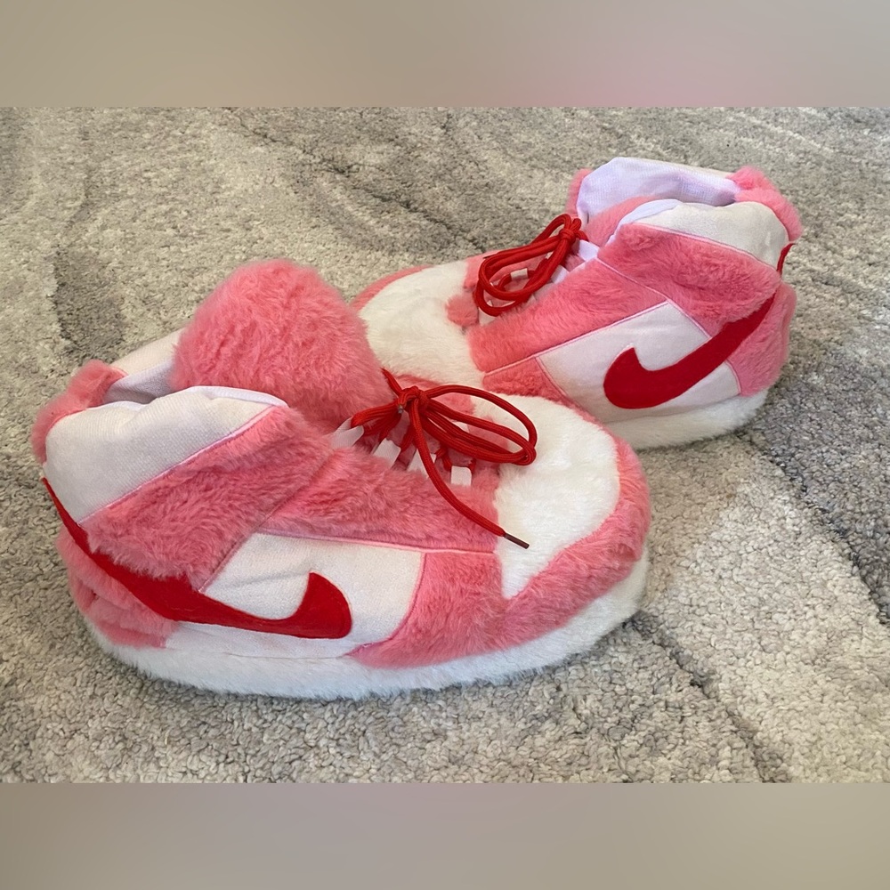Nike Dunks Pink Plush Sneaker Slippers, Unisex Size 6-10 (36-40) - Picture 2 of 7